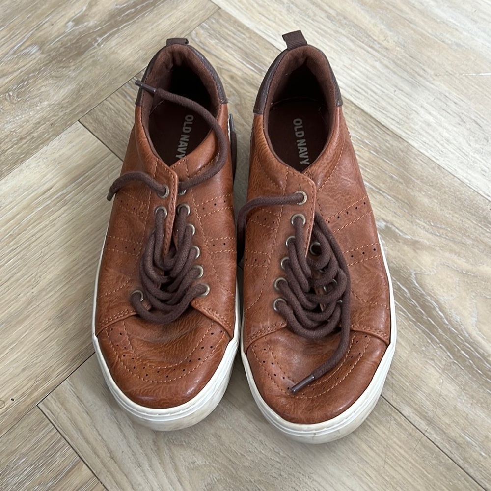 Boys old navy leather shoes - size 4